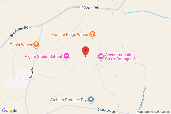Edgehill Country Cottages & Vineyard